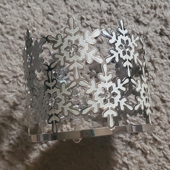 Bath & Body Works Accents Bath Body Works Snowflake 3 Wick Candle